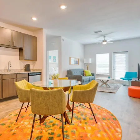 Luxe One Bedroom Apartment With Balcony Gainesville Exterior photo